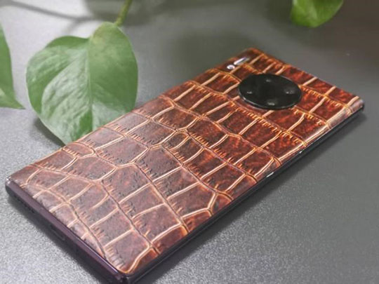 Textured mobile phone skin